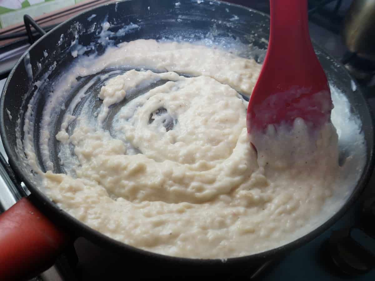 morskaya picca v domashnikh usloviyakh: recept v dukhovke s foto, kak prigotovit v sostave s nachinkojj iz morskogo grebeshka, krevetkami i pomidorami na tonkom drozhzhevom teste95 Морська піца в домашніх умовах: рецепт в духовці з фото, як приготувати в складі з начинкою з морського гребінця, креветками і помідорами на тонкому дріжджовому тесті
