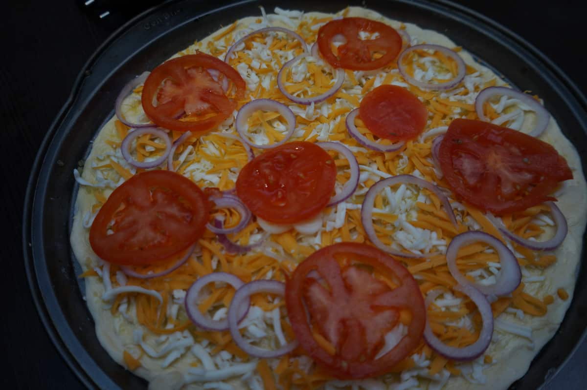 picca s karbonatom i pomidorami: recept s foto120 Піца з карбонатом і помідорами: рецепт з фото