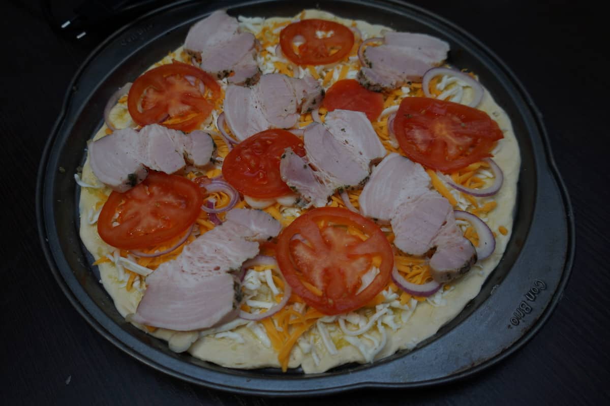 picca s karbonatom i pomidorami: recept s foto121 Піца з карбонатом і помідорами: рецепт з фото
